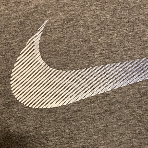 Men’s XXL “The Nike Tee” Dri-Fit Gray with Blue Swoosh - Picture 3 of 10